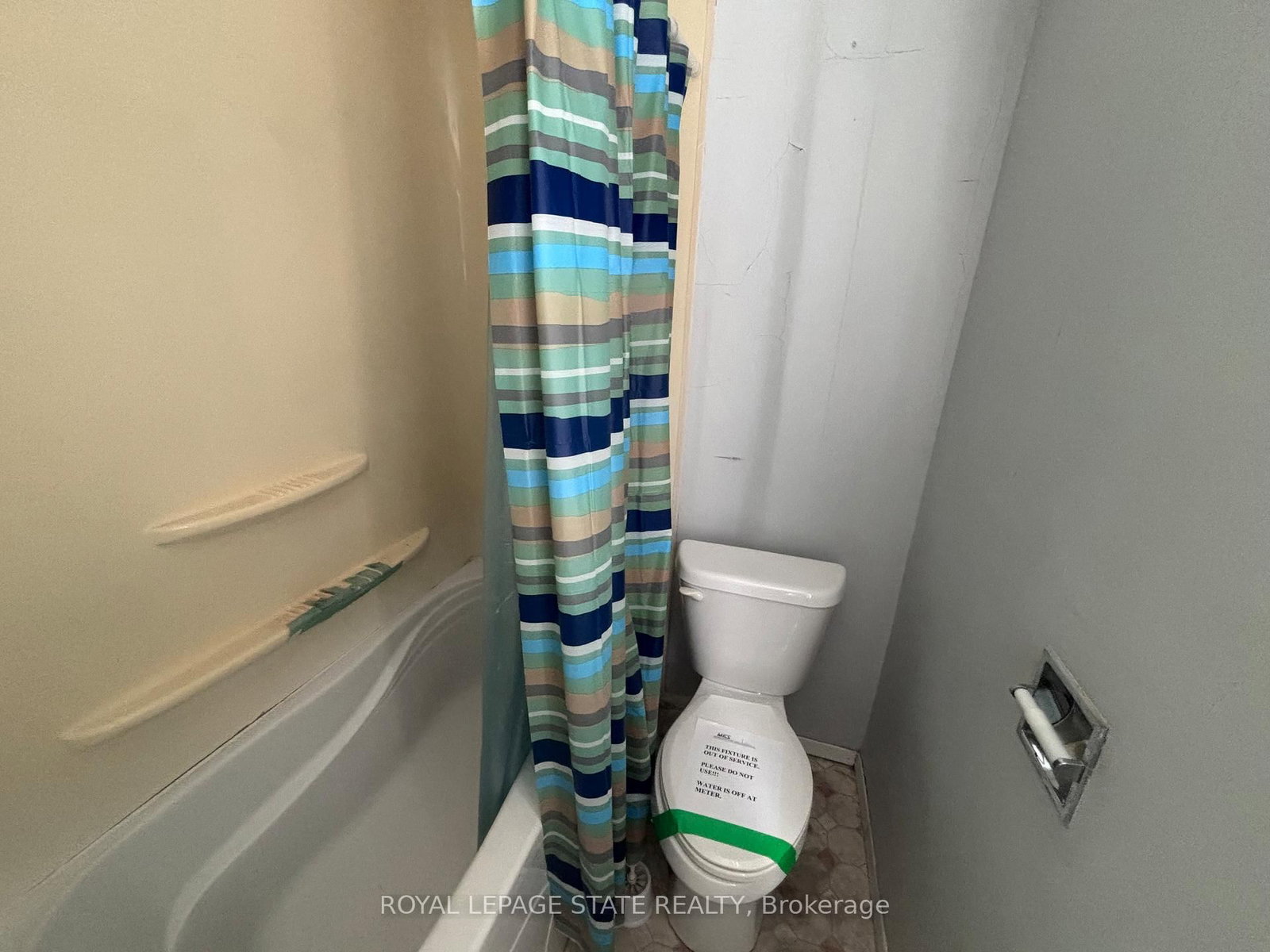 Detached House for sale at 45 Chaplin Avenue, St. Catharines, Ontario, L2R 2E7 - Downtown - MLS: X12843262