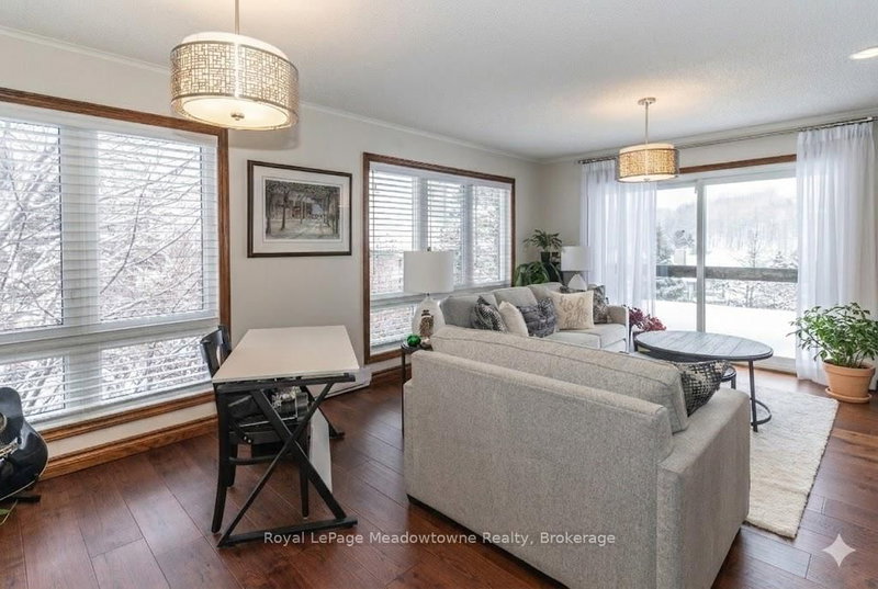 301 - 34 Deerhurst Greens Rd, Huntsville, P1H 1A9 | Image 2