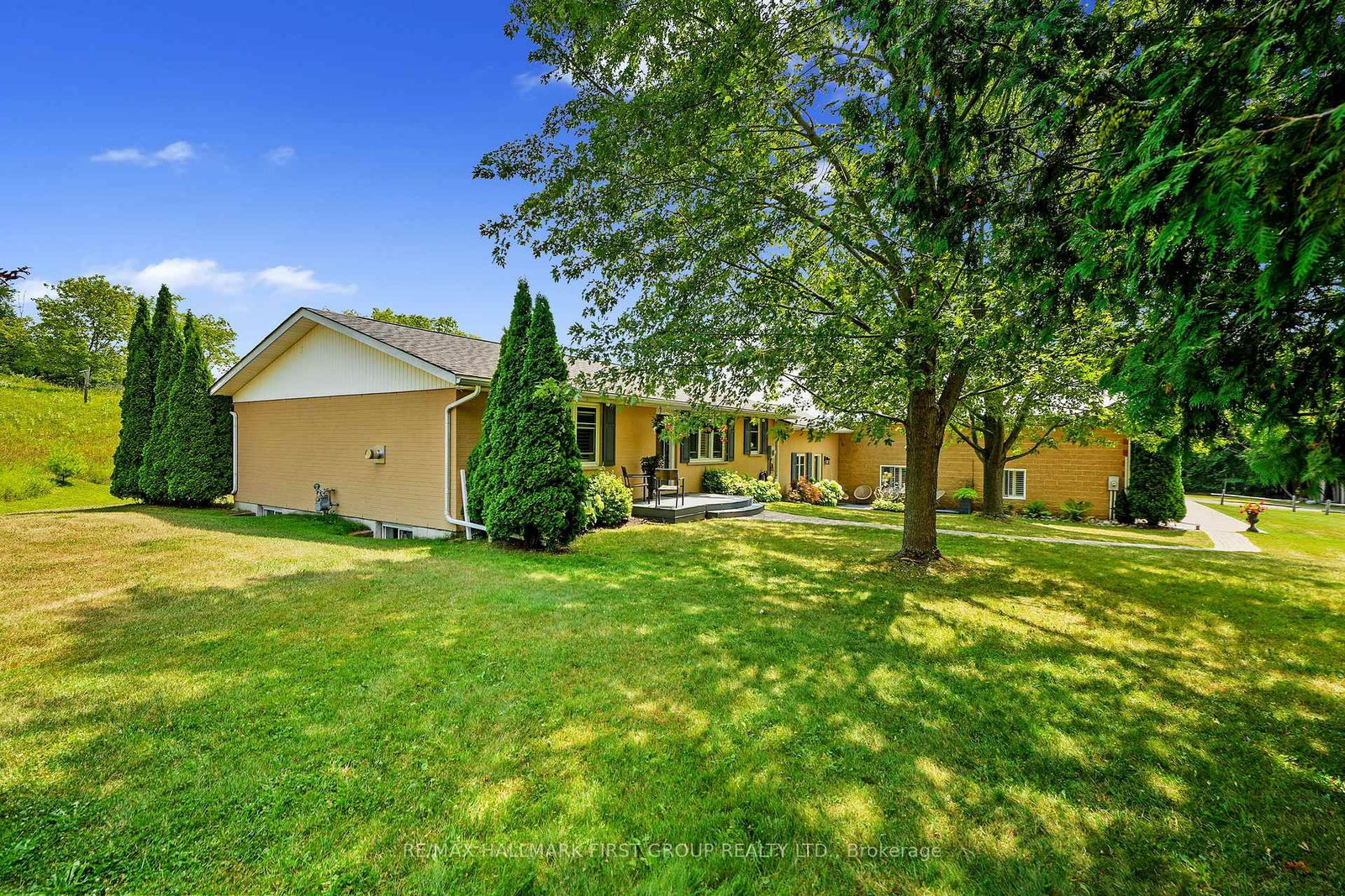 3311 Burnham Street N • Hamilton Township, ON photo 2