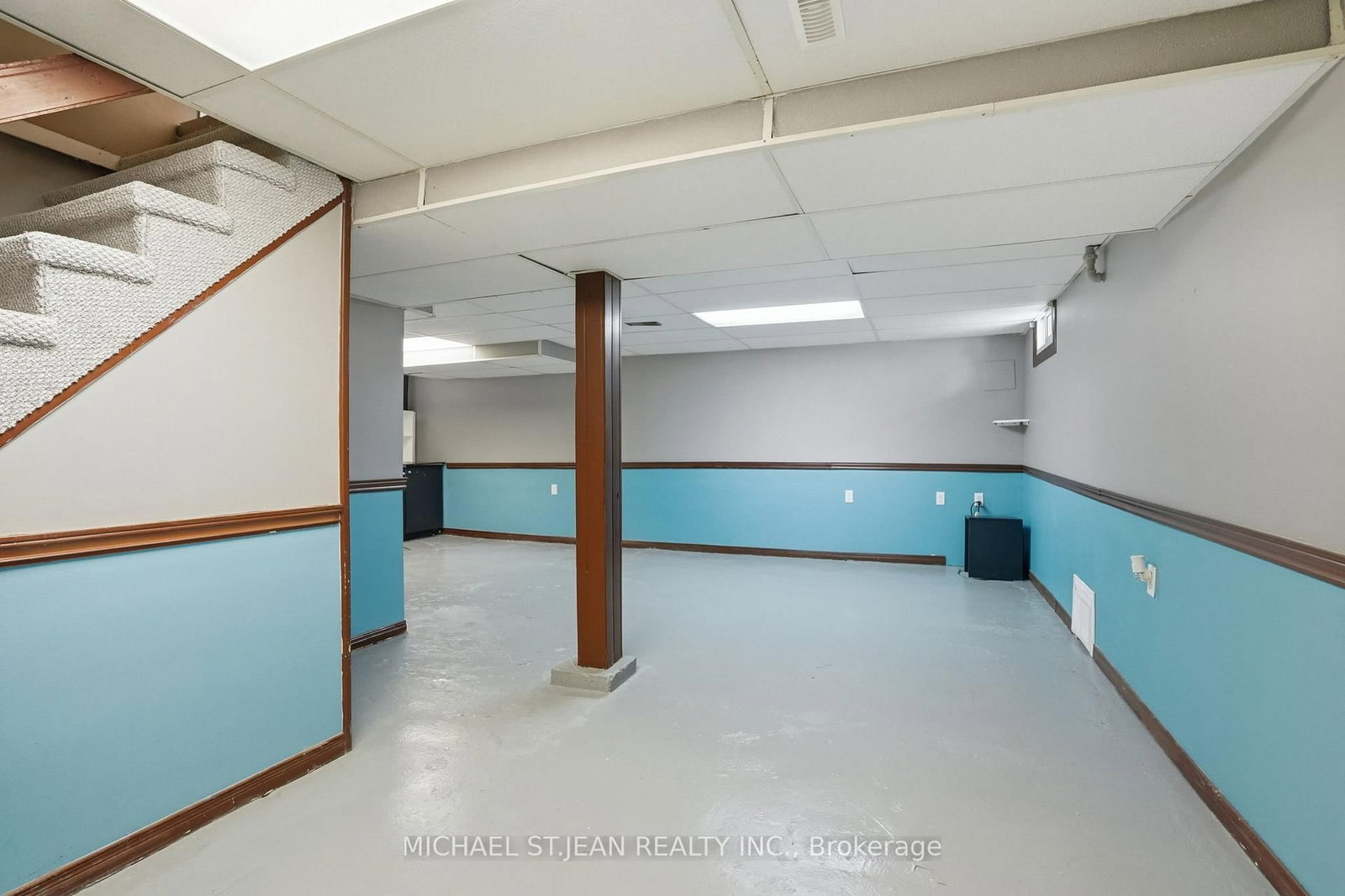 Detached House for sale at 176 Adair Avenue, Hamilton, Ontario, L8H 6A9 - McQuesten - MLS: X12843736