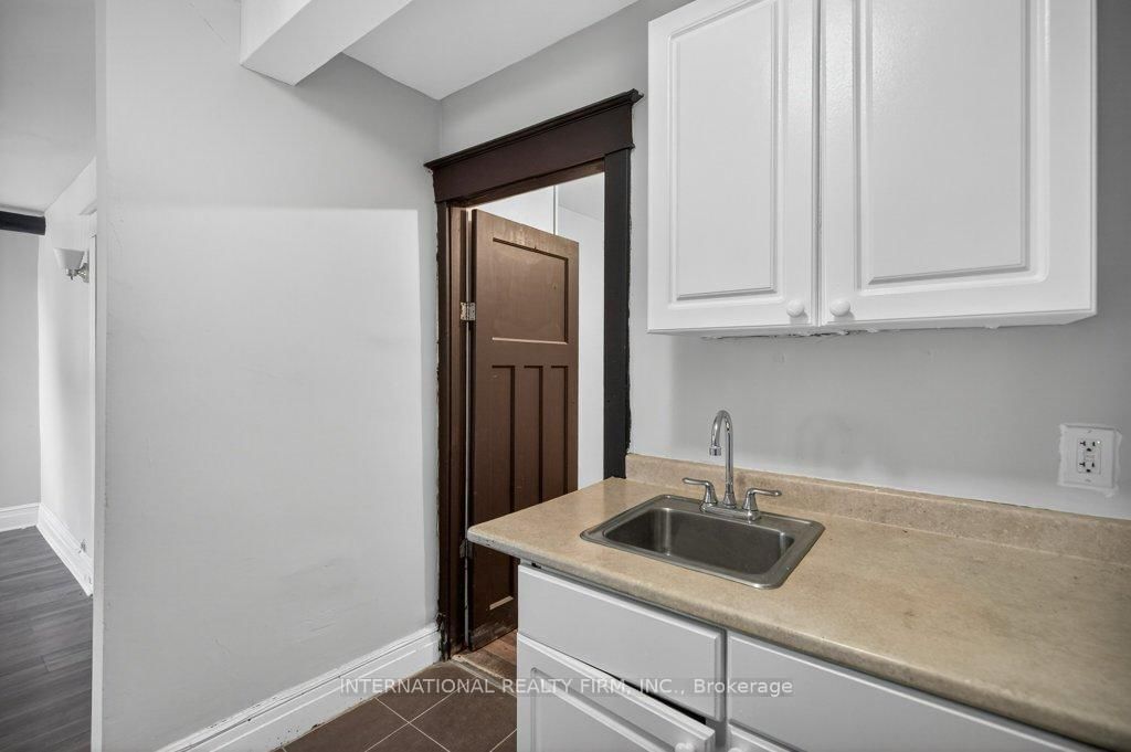 Semi-Detached House for lease at 2-109 Balsam Avenue, Hamilton, Ontario, L8M 3B2 - Stipley - MLS: X12843882