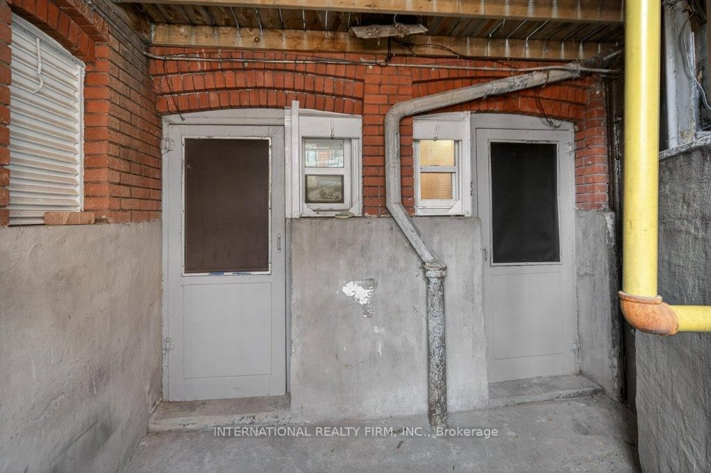 Semi-Detached House for lease at 2-109 Balsam Avenue, Hamilton, Ontario, L8M 3B2 - Stipley - MLS: X12843882