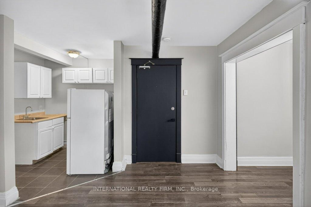 Semi-Detached House for lease at 2-109 Balsam Avenue, Hamilton, Ontario, L8M 3B2 - Stipley - MLS: X12843882