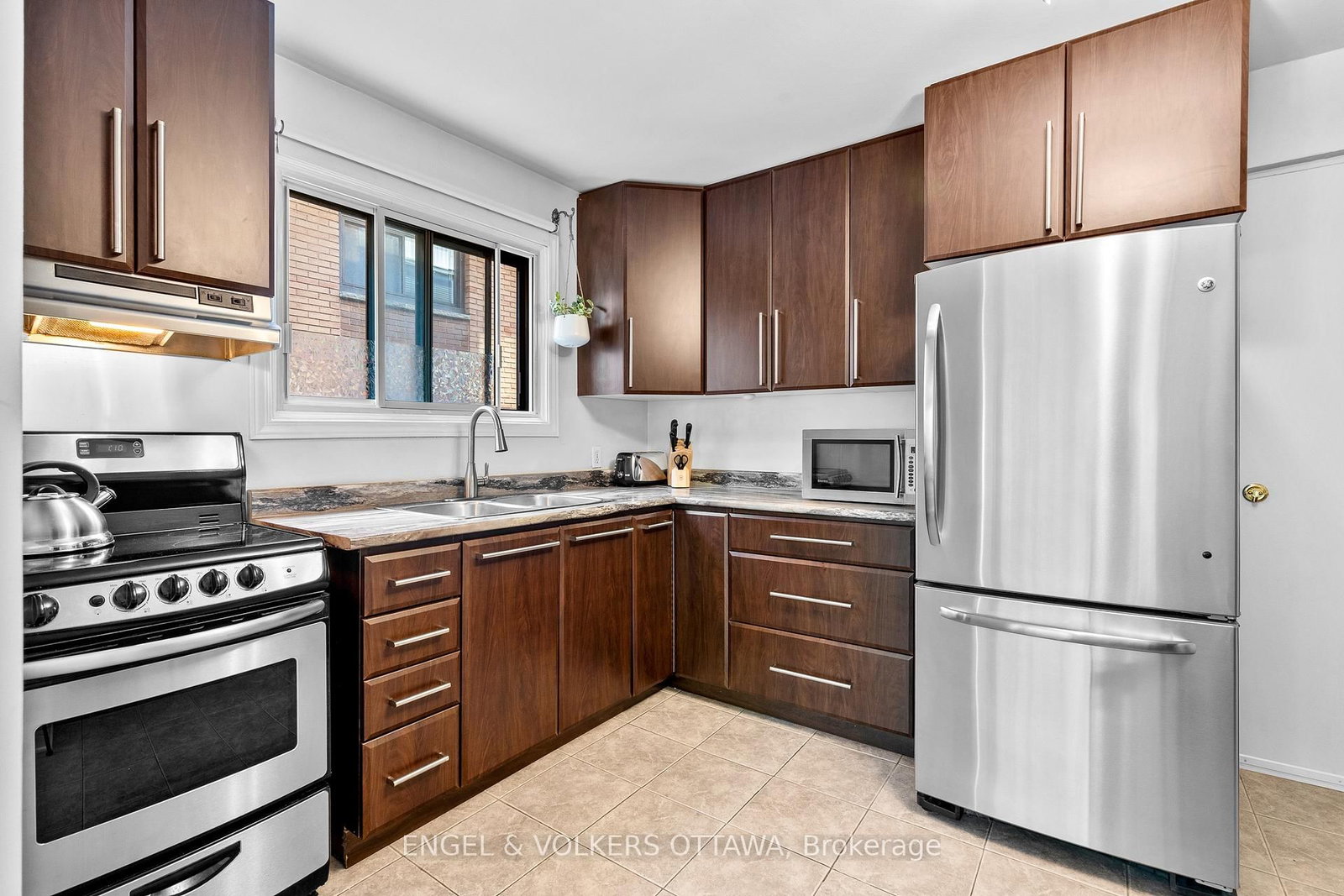 270 Beechwood Avenue, Unit 11 - Photo 5