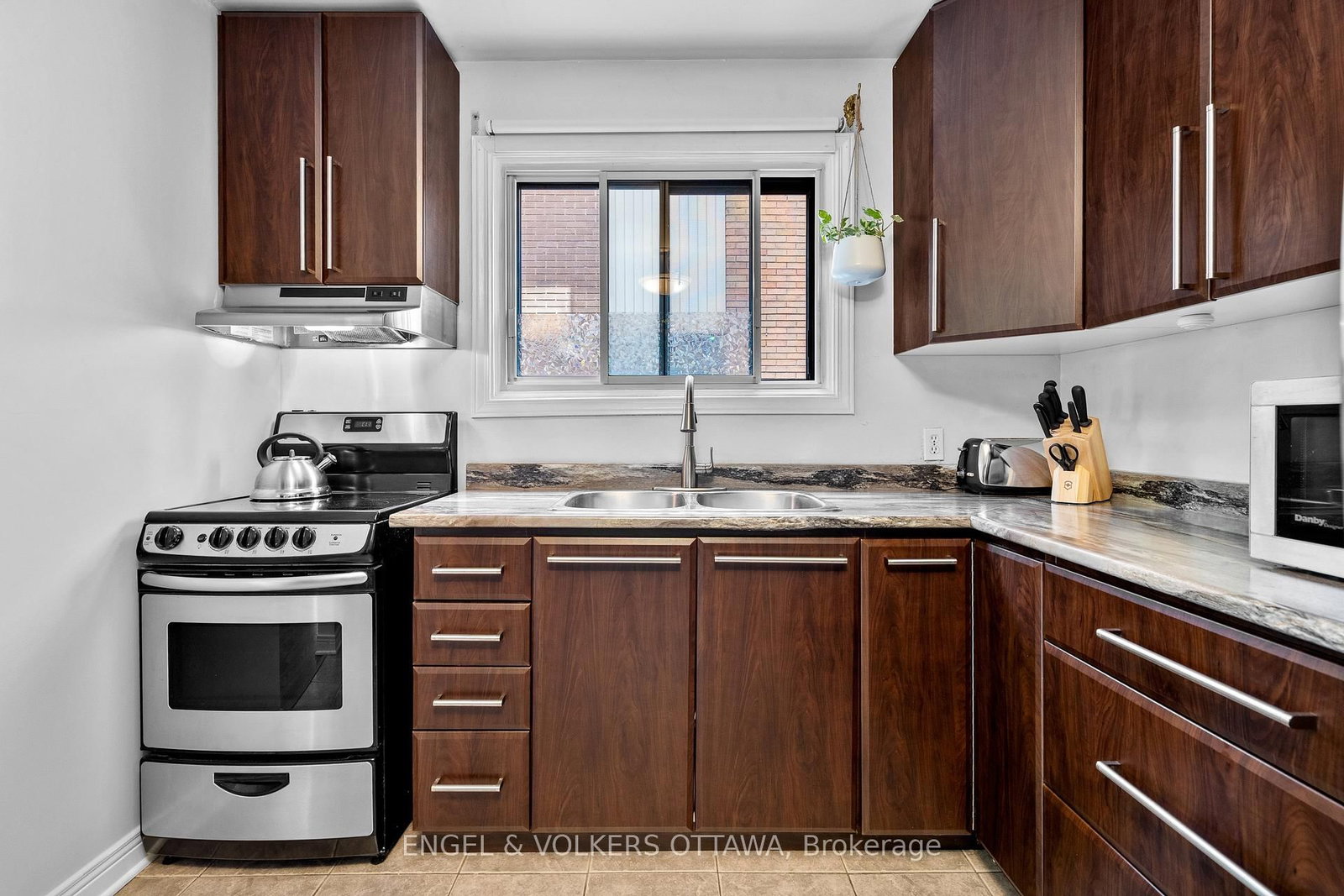 270 Beechwood Avenue, Unit 11 - Photo 6