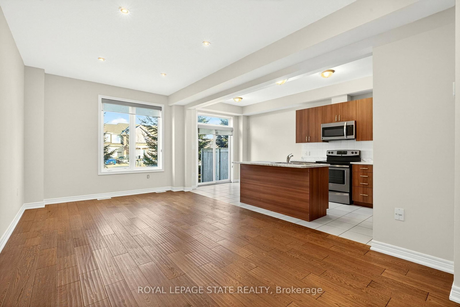 Townhouse for lease at 34-90 Raymond Road, Hamilton, Ontario, L9K 0G6 - Meadowlands - MLS: X12844324