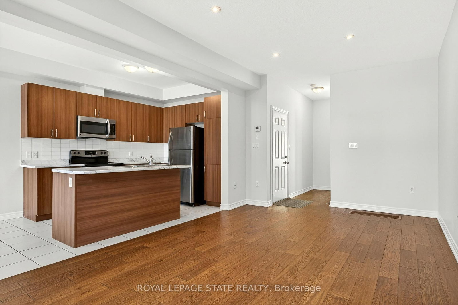 Townhouse for lease at 34-90 Raymond Road, Hamilton, Ontario, L9K 0G6 - Meadowlands - MLS: X12844324