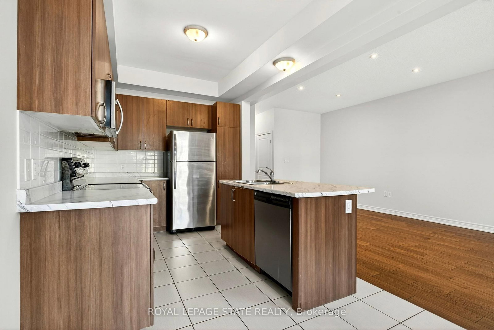 Townhouse for lease at 34-90 Raymond Road, Hamilton, Ontario, L9K 0G6 - Meadowlands - MLS: X12844324