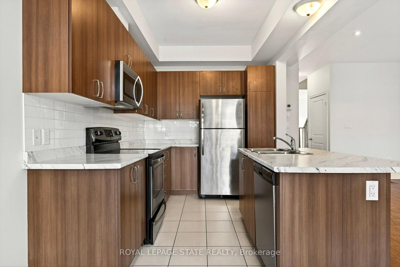 Townhouse for lease at 34-90 Raymond Road, Hamilton, Ontario, L9K 0G6 - Meadowlands - MLS: X12844324