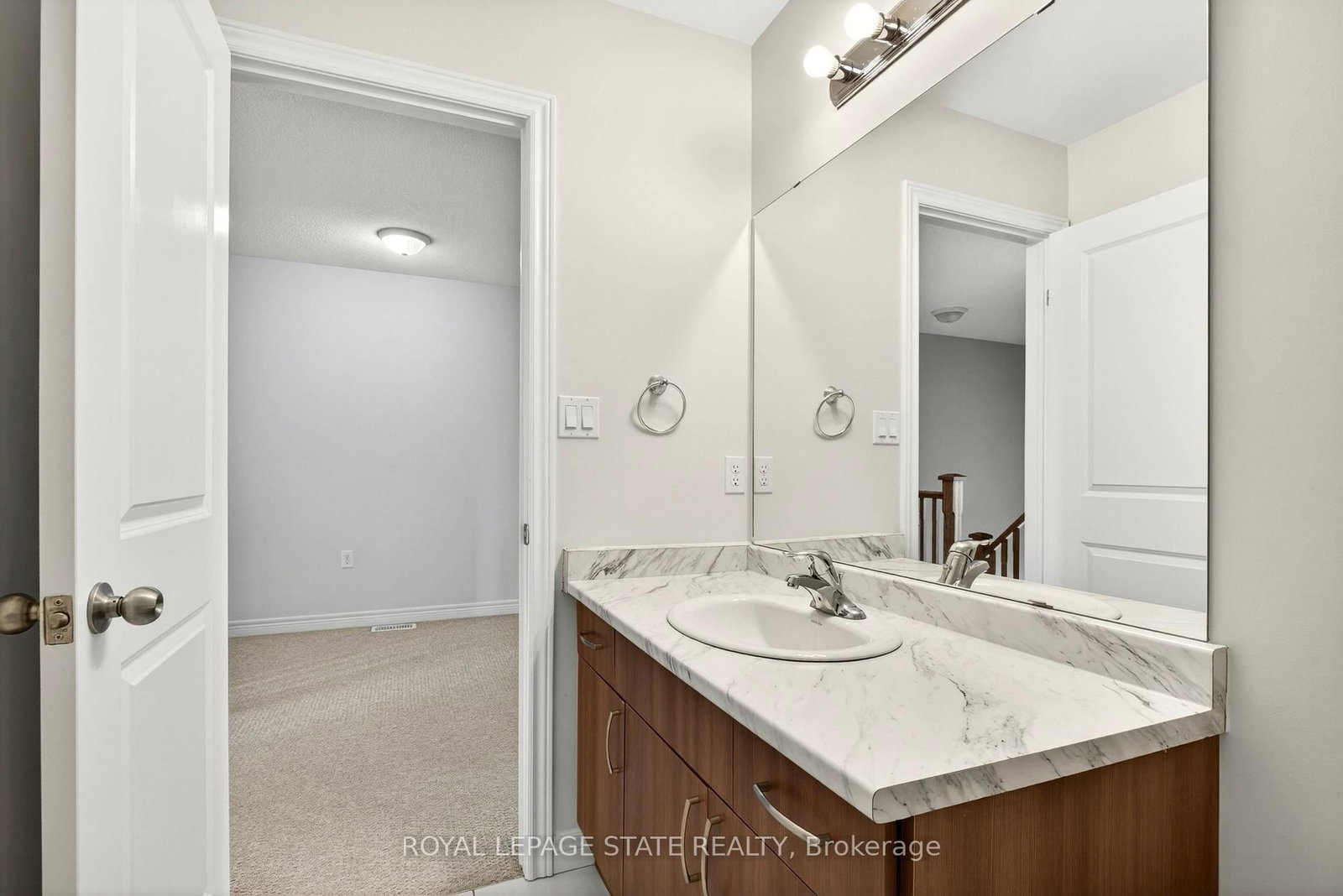 Townhouse for lease at 34-90 Raymond Road, Hamilton, Ontario, L9K 0G6 - Meadowlands - MLS: X12844324