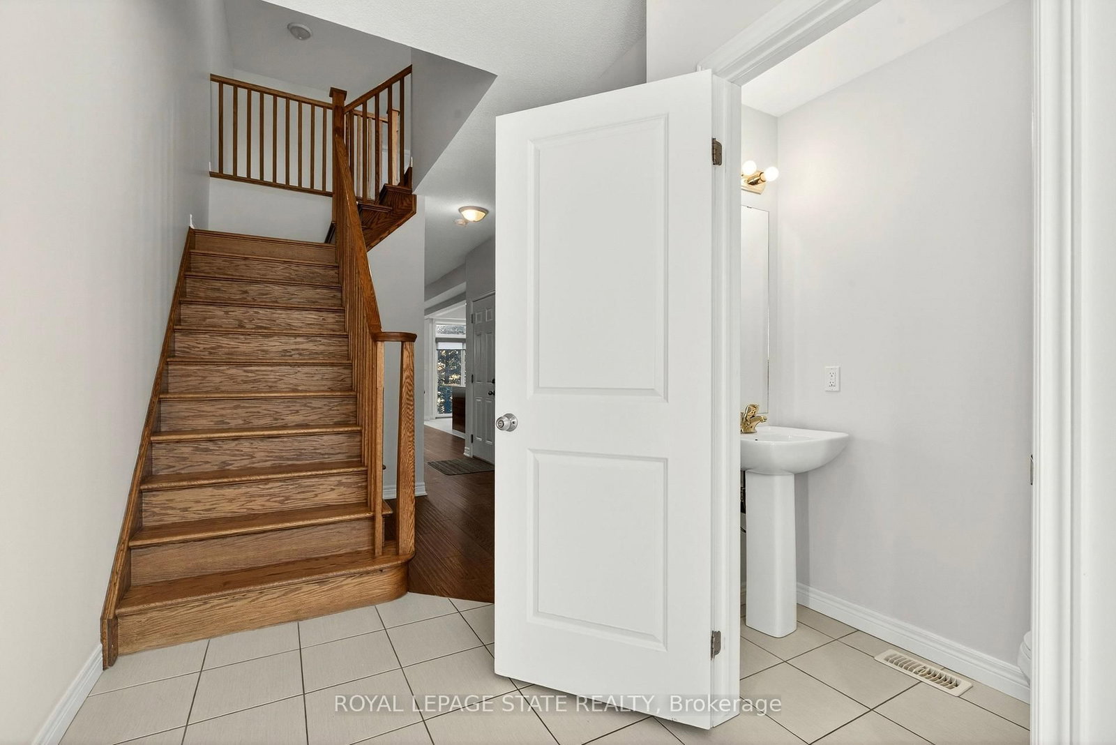 Townhouse for lease at 34-90 Raymond Road, Hamilton, Ontario, L9K 0G6 - Meadowlands - MLS: X12844324