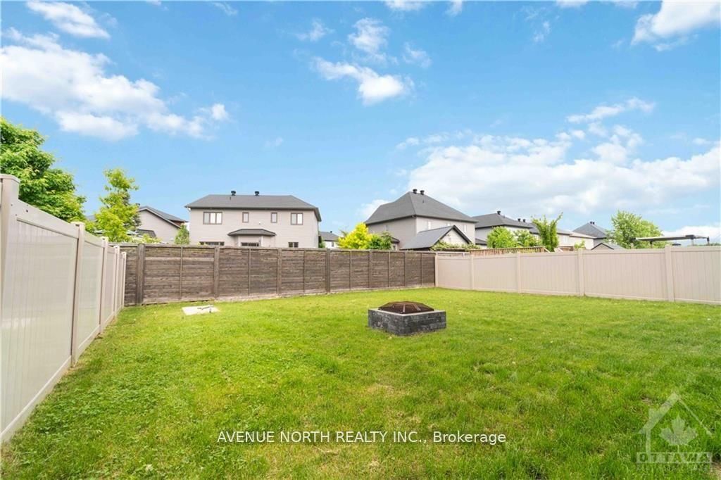 Detached House for sale at 580 STRASBOURG Street, Russell, Ontario, K0A 1W0 - Embrun - MLS: X12844468