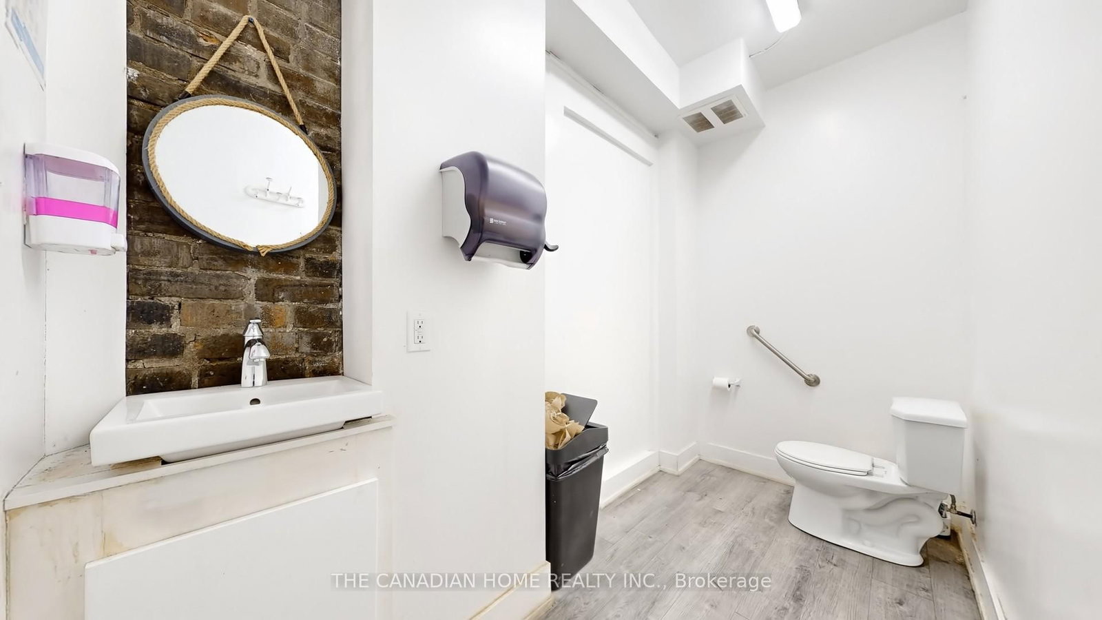 85 John Street S, Unit C - Photo 15