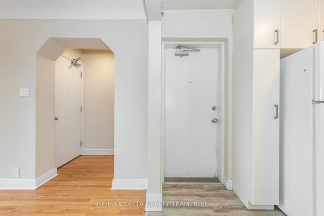 4 - 416 Dovercourt Avenue