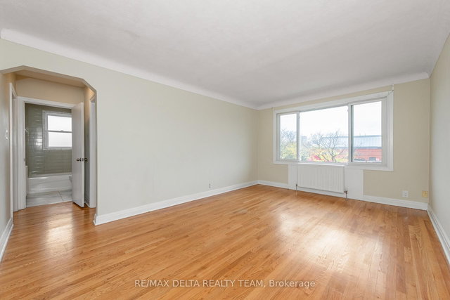 4 - 416 Dovercourt Avenue