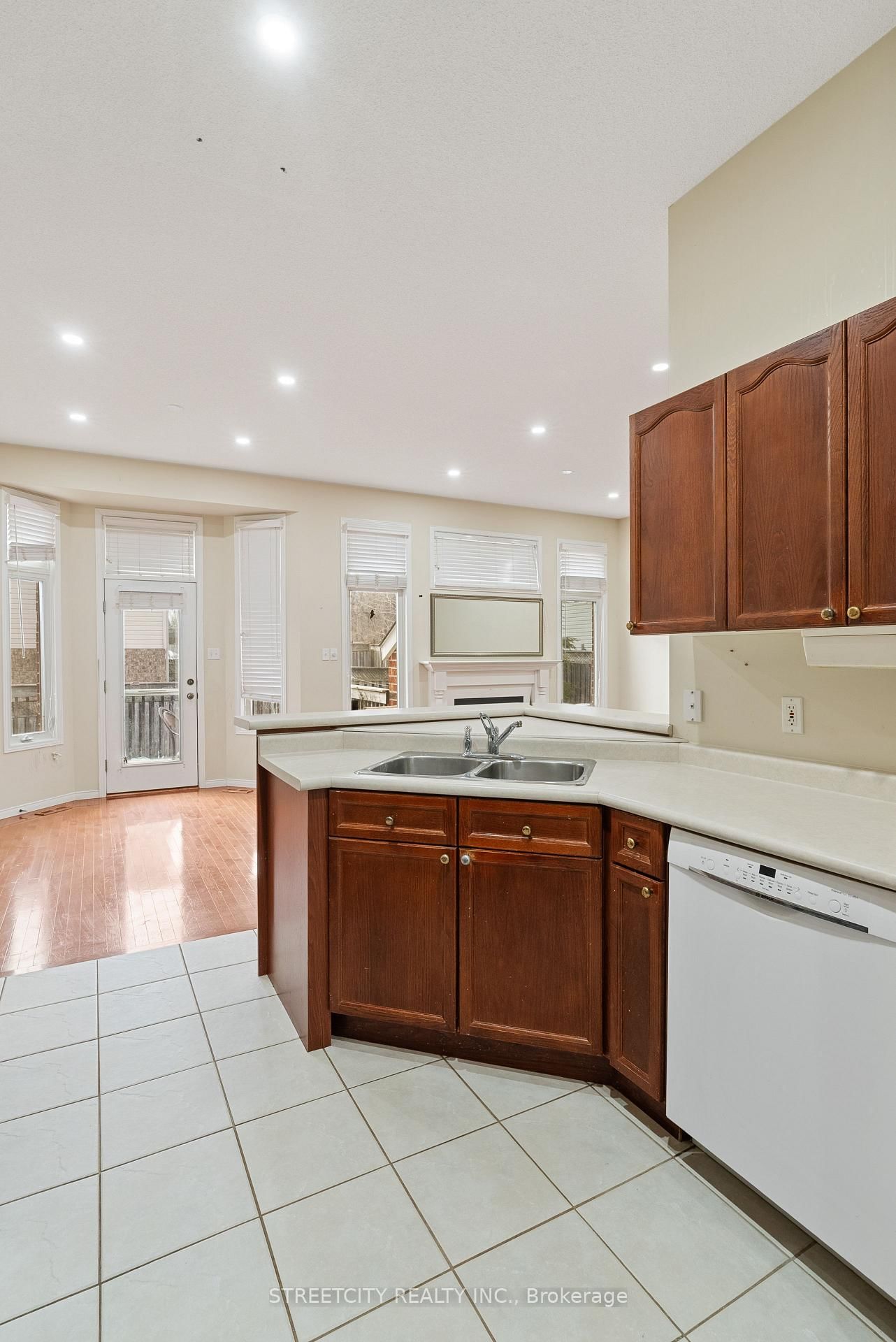 Detached House for sale at 1619 Jubilee Drive, London North, Ontario, N6G 5K4 - North E - MLS: X12845046