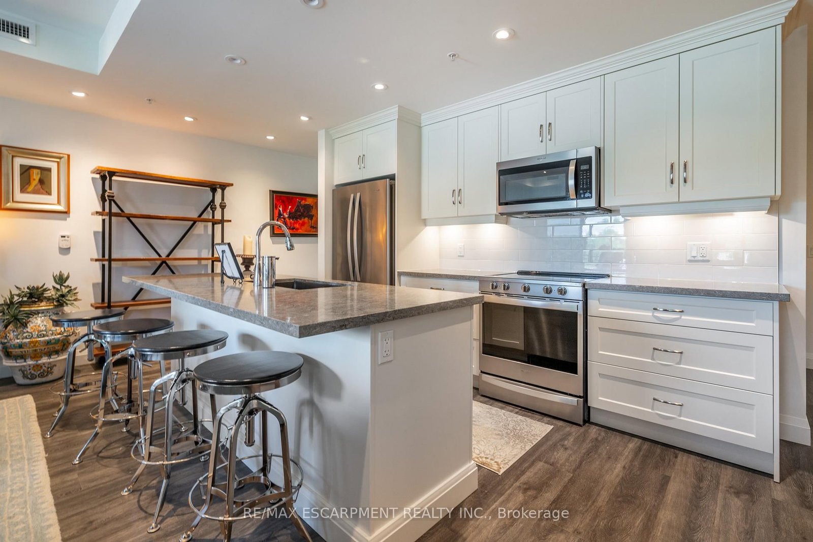 Condo for sale at 213-30 Hamilton Street, Hamilton, Ontario, L8B 1V8 - Waterdown - MLS: X12845194