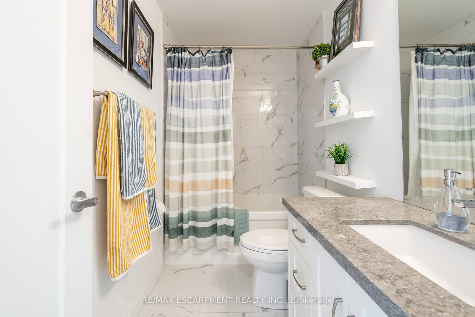 Condo for sale at 213-30 Hamilton Street, Hamilton, Ontario, L8B 1V8 - Waterdown - MLS: X12845194