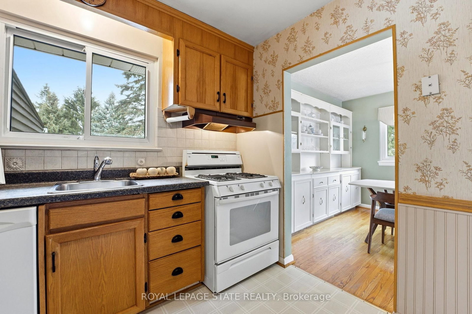 Detached House for sale at 347 Clarendon Drive, Hamilton, Ontario, L9G 2Y9 - Ancaster - MLS: X12845468