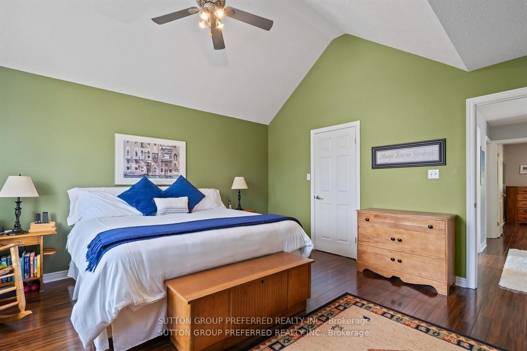 Detached House for sale at 623 Thornwood Court, London North, Ontario, N6H 5J5 - North P - MLS: X12845704