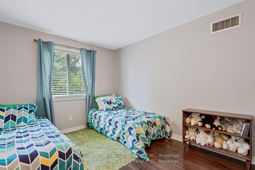 Detached House for sale at 623 Thornwood Court, London North, Ontario, N6H 5J5 - North P - MLS: X12845704