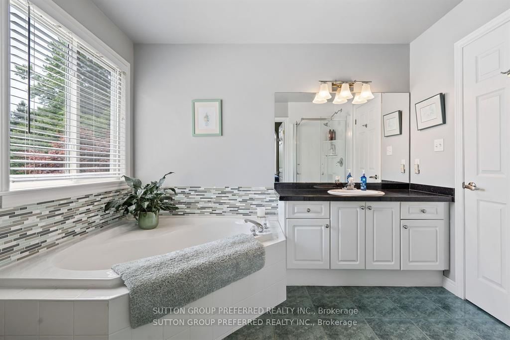 Detached House for sale at 623 Thornwood Court, London North, Ontario, N6H 5J5 - North P - MLS: X12845704