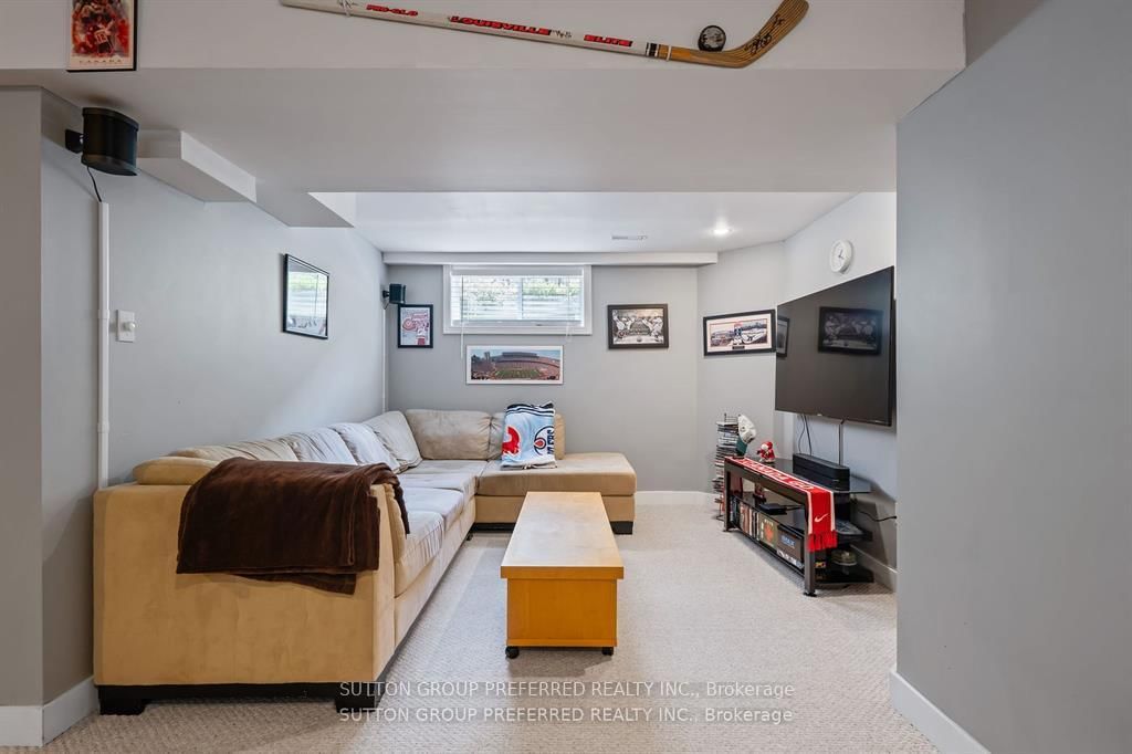 Detached House for sale at 623 Thornwood Court, London North, Ontario, N6H 5J5 - North P - MLS: X12845704