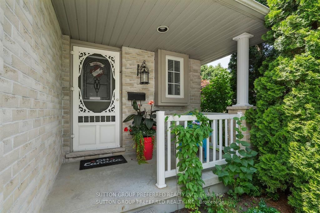 Detached House for sale at 623 Thornwood Court, London North, Ontario, N6H 5J5 - North P - MLS: X12845704