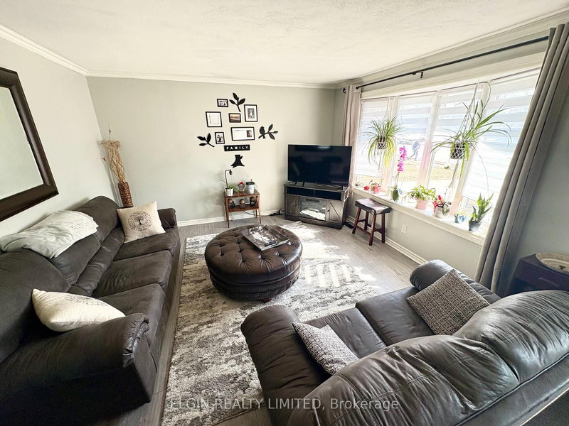 66 Aldborough Ave, St. Thomas, N5R 5H2 | Image 2