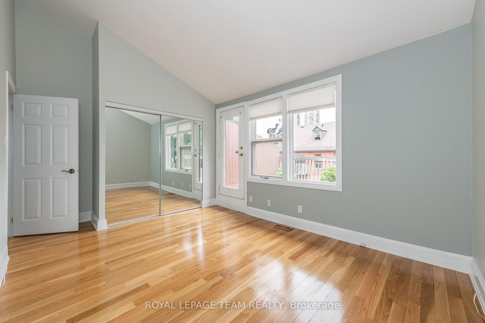 595 Besserer Street, Unit C - Photo 18