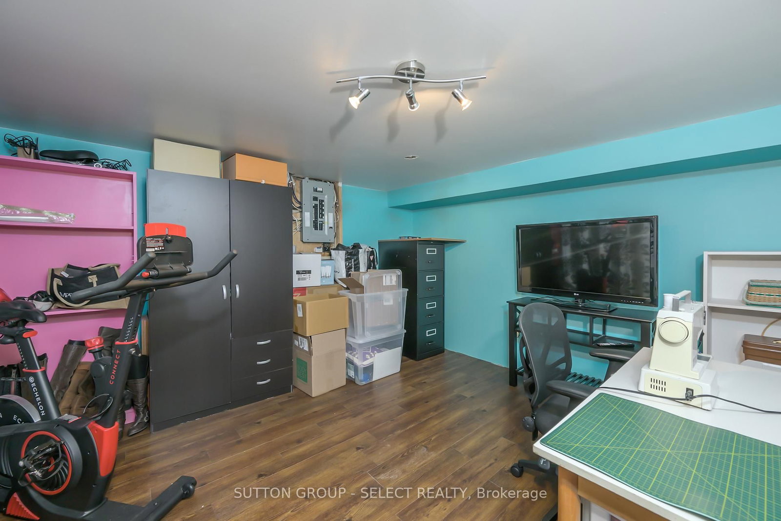 Detached House for sale at 99 Inverary Crescent, London North, Ontario, N6G 3L7 - North I - MLS: X12846004