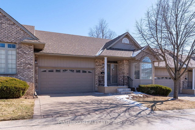 15 - 800 Commissioners Road W