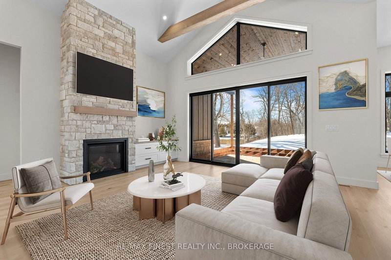 371 Maple Ridge Dr, Kingston, K7M 5P1 | Image 3