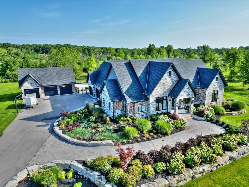 1716 Rebecca St, Fort Erie, L2A 5M4 | Image 2