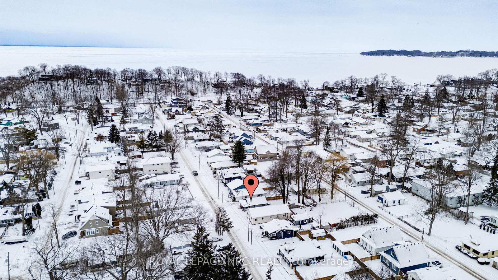 Detached House for sale at 323 Oxford Avenue, Fort Erie, Ontario, L0S 1B0 - Crystal Beach - MLS: X12846250