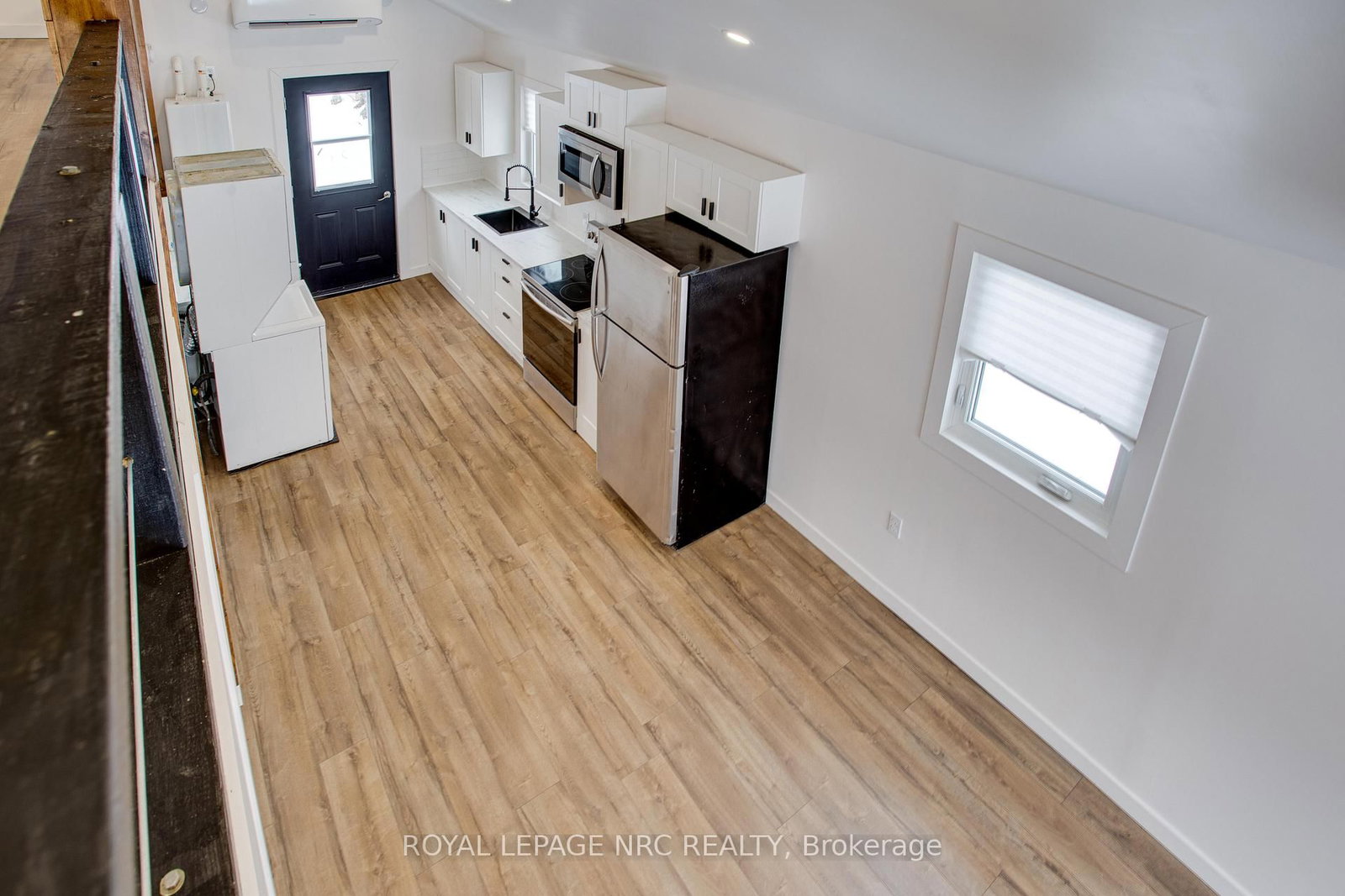 Detached House for sale at 323 Oxford Avenue, Fort Erie, Ontario, L0S 1B0 - Crystal Beach - MLS: X12846250