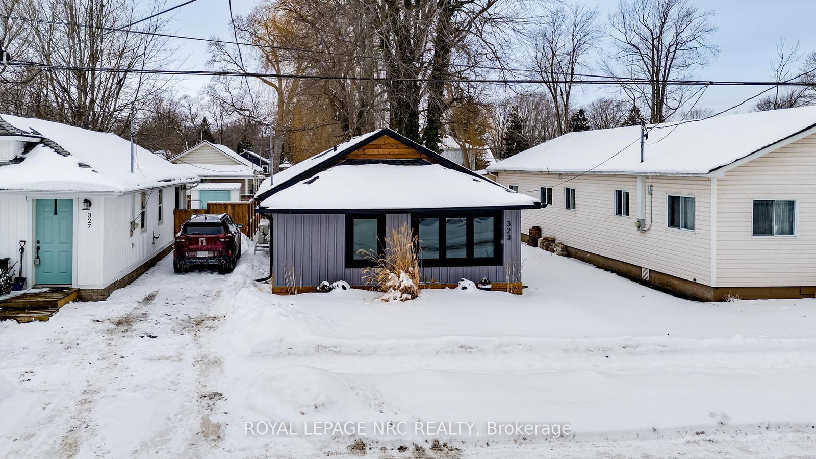 Detached House for sale at 323 Oxford Avenue, Fort Erie, Ontario, L0S 1B0 - Crystal Beach - MLS: X12846250