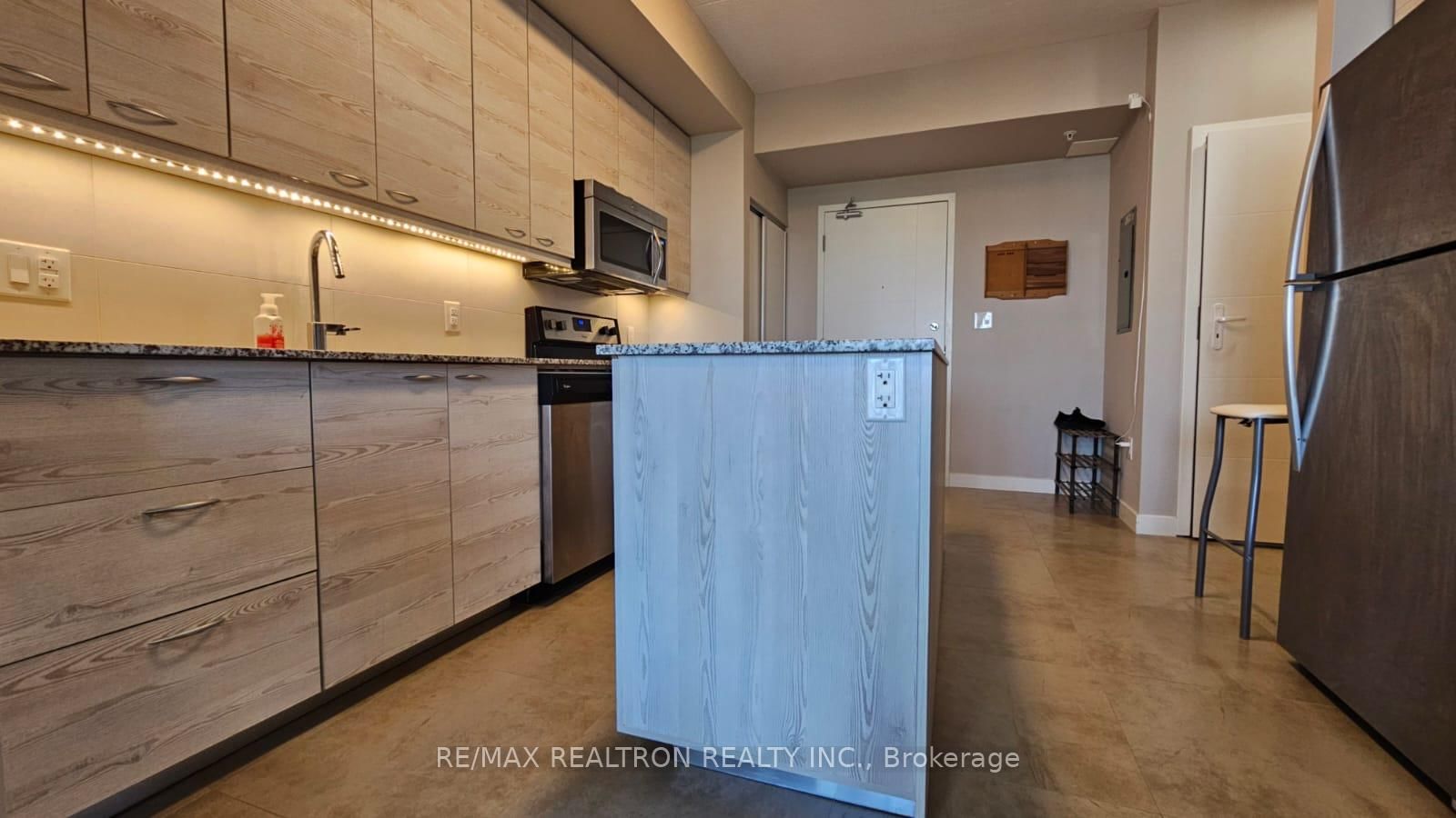 280 Lester Street, Unit 719 - Photo 23