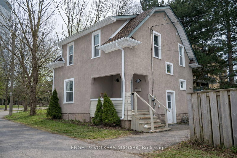 4752 Crawford Pl W, Niagara Falls, L2E 1Z2 | Image 2