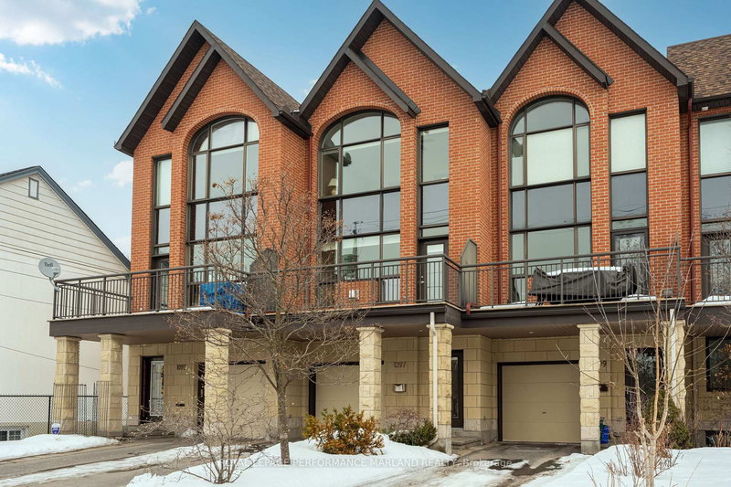 home for sale on 1097 North River Road