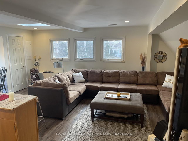 1 - 563 Woolwich Street