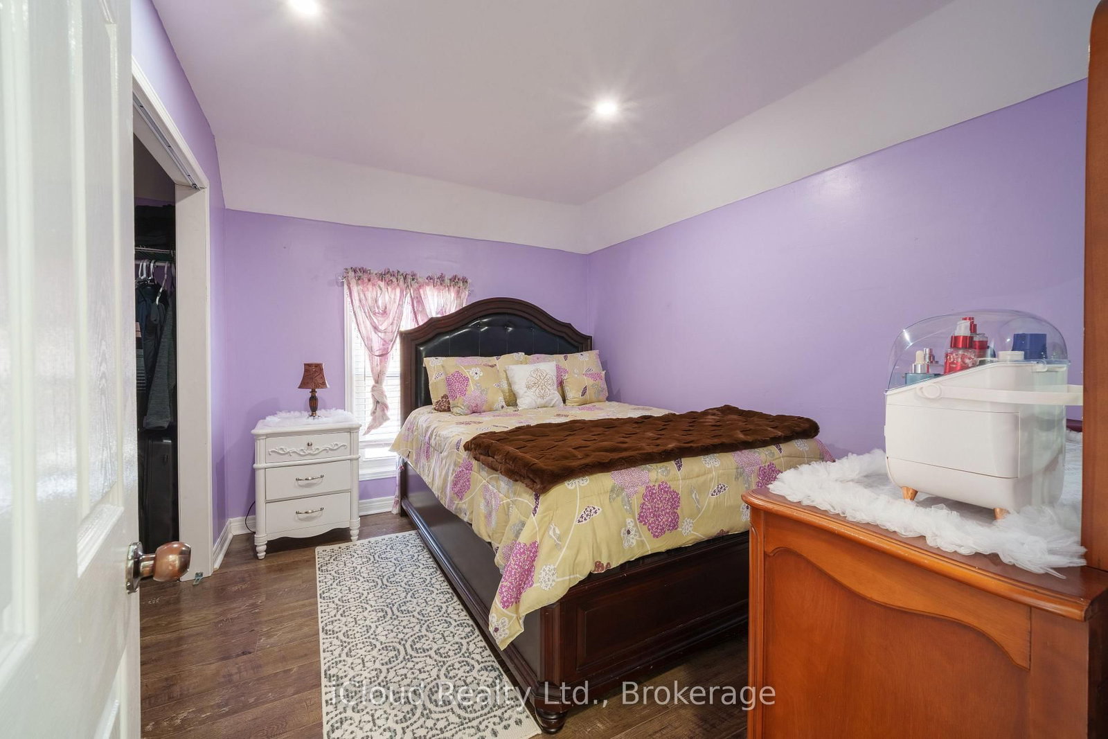 Detached House for sale at 2 Richmond Avenue, St. Catharines, Ontario, L2R 3W7 - E. Chester - MLS: X12846954