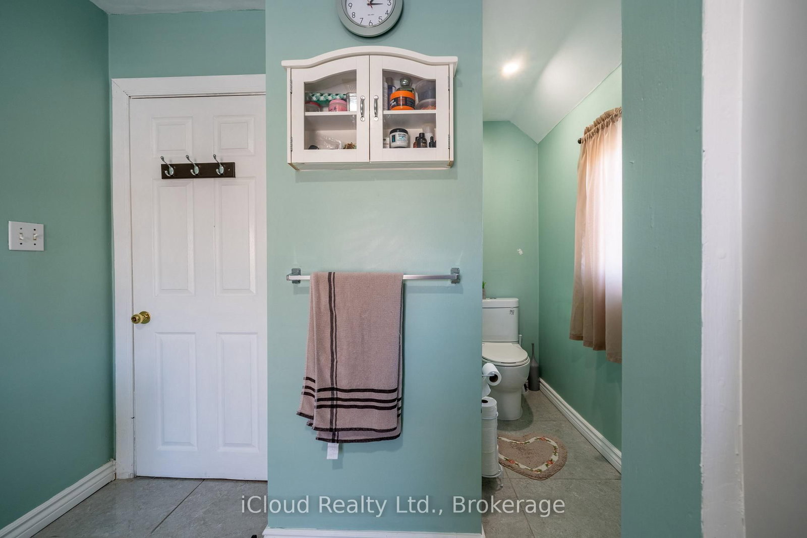 Detached House for sale at 2 Richmond Avenue, St. Catharines, Ontario, L2R 3W7 - E. Chester - MLS: X12846954