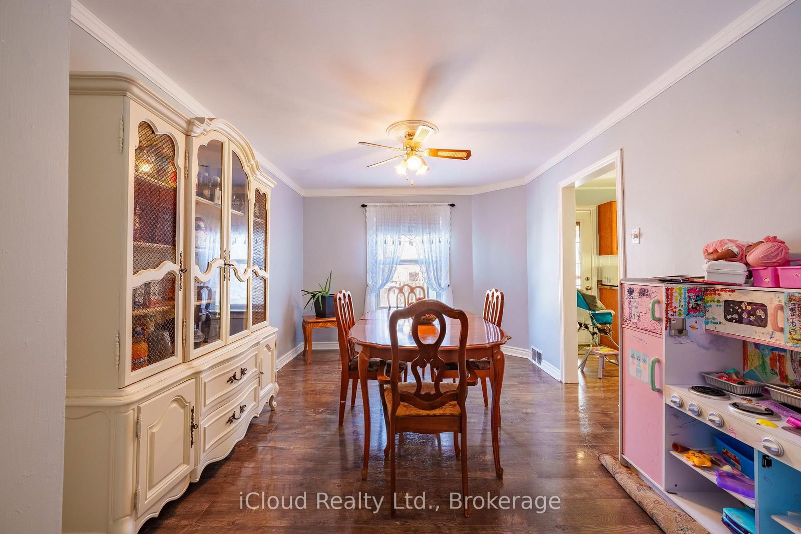 Detached House for sale at 2 Richmond Avenue, St. Catharines, Ontario, L2R 3W7 - E. Chester - MLS: X12846954