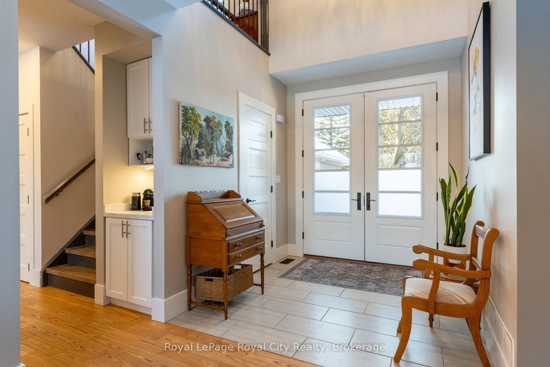 255 Normandy Ave, Waterloo, N2K 1X6 | Image 3