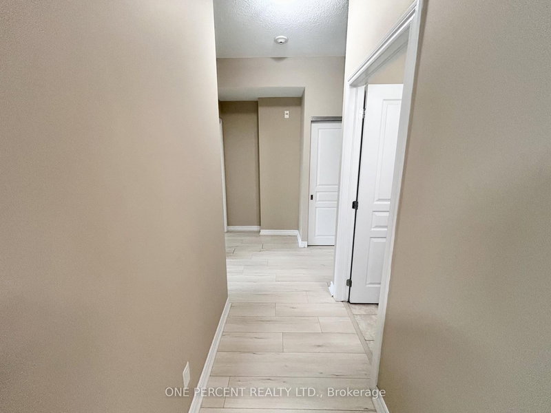 201 - 100 ROGER GUINDON Ave, Ottawa, K1G 3Z7 | Image 2