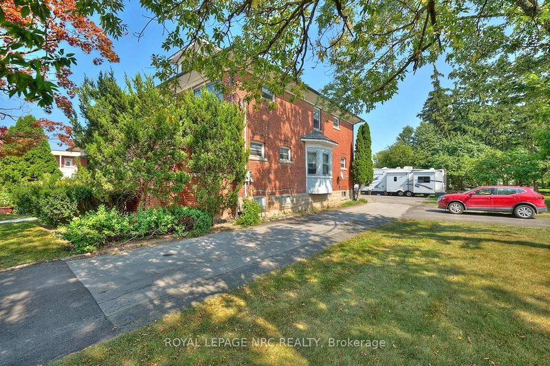 3758 Main St, Niagara Falls, L2G 6B2 | Image 2