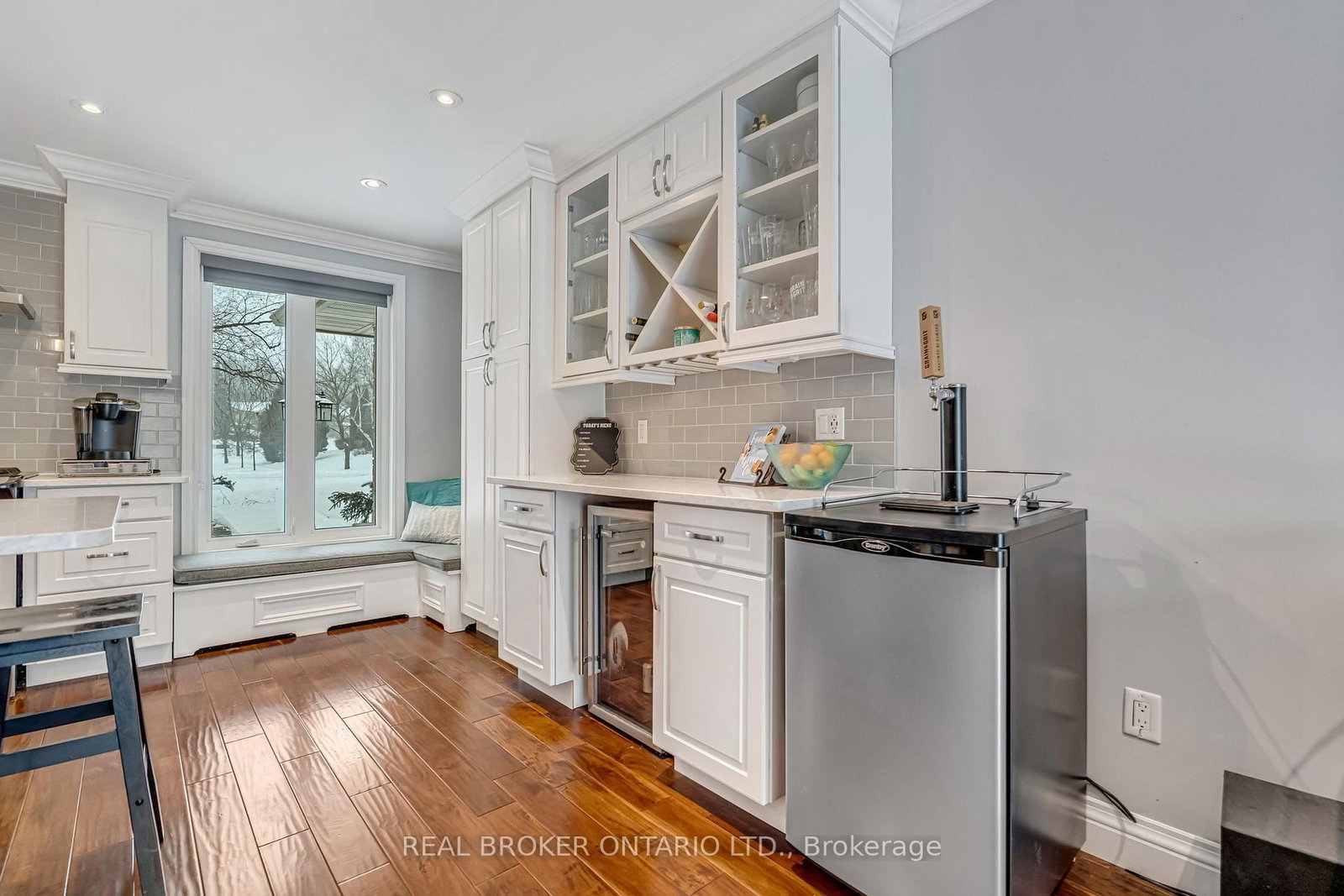 Detached House for sale at 30 Carl Crescent, Hamilton, Ontario, L8B 0G5 - Waterdown - MLS: X12847574