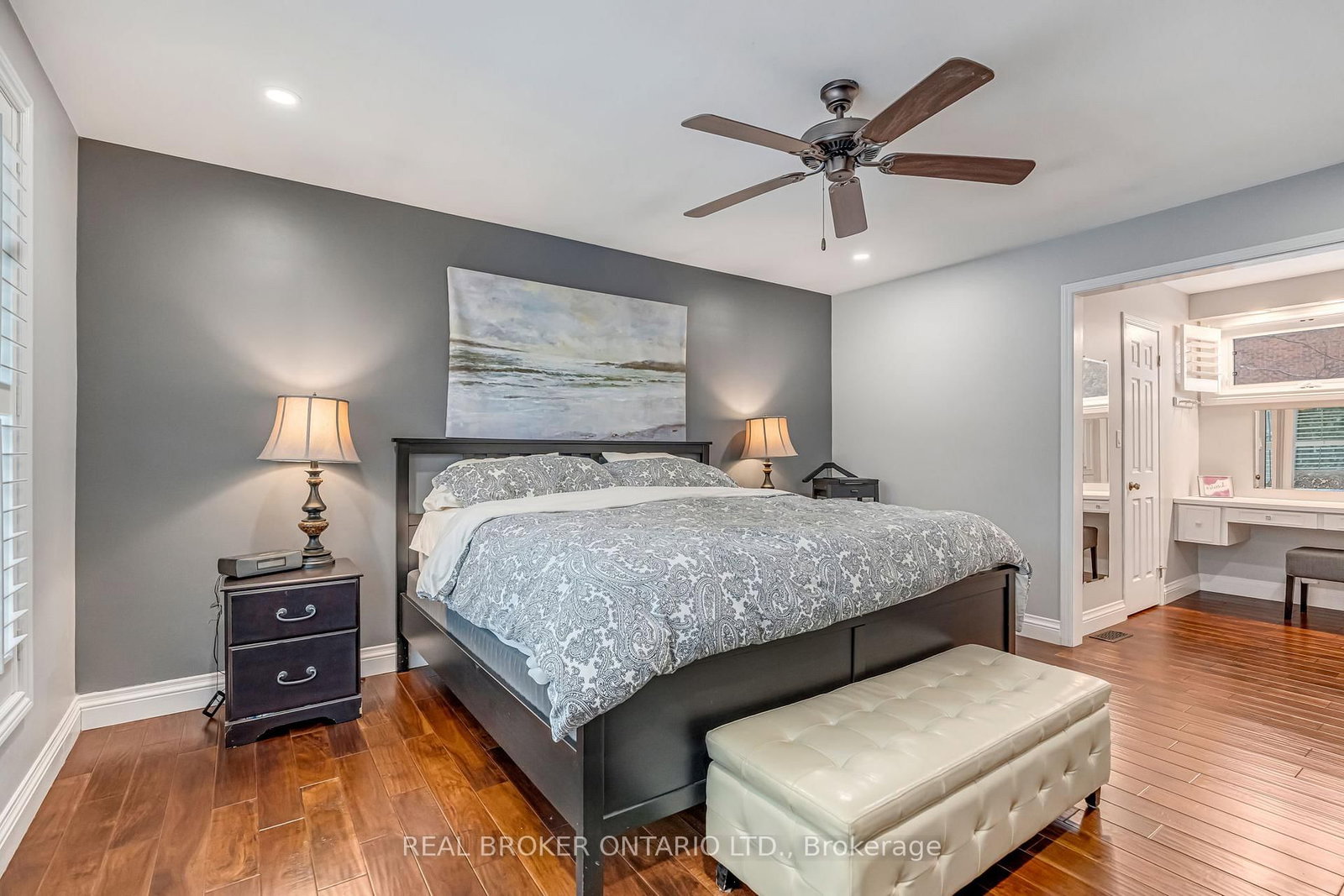 Detached House for sale at 30 Carl Crescent, Hamilton, Ontario, L8B 0G5 - Waterdown - MLS: X12847574