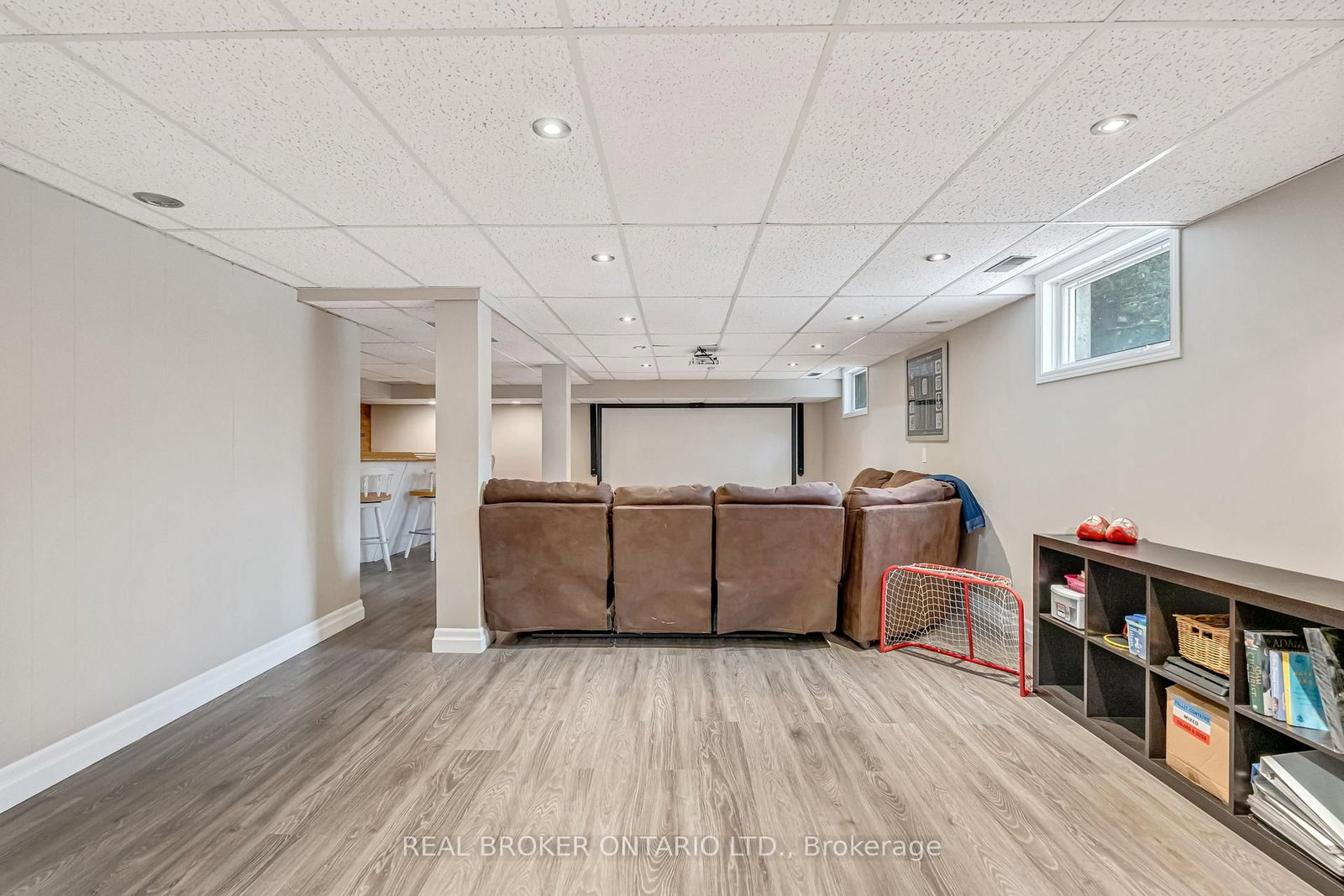 Detached House for sale at 30 Carl Crescent, Hamilton, Ontario, L8B 0G5 - Waterdown - MLS: X12847574